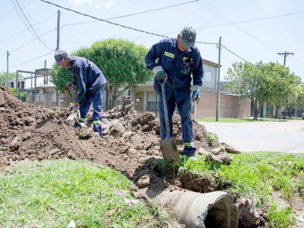 Contin�an las tareas h�dricas