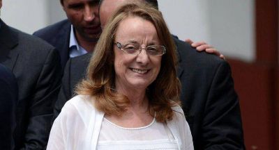 Alicia habl� con Macri y le pidi� ayuda por la grave situaci�n financiera de Santa Cruz