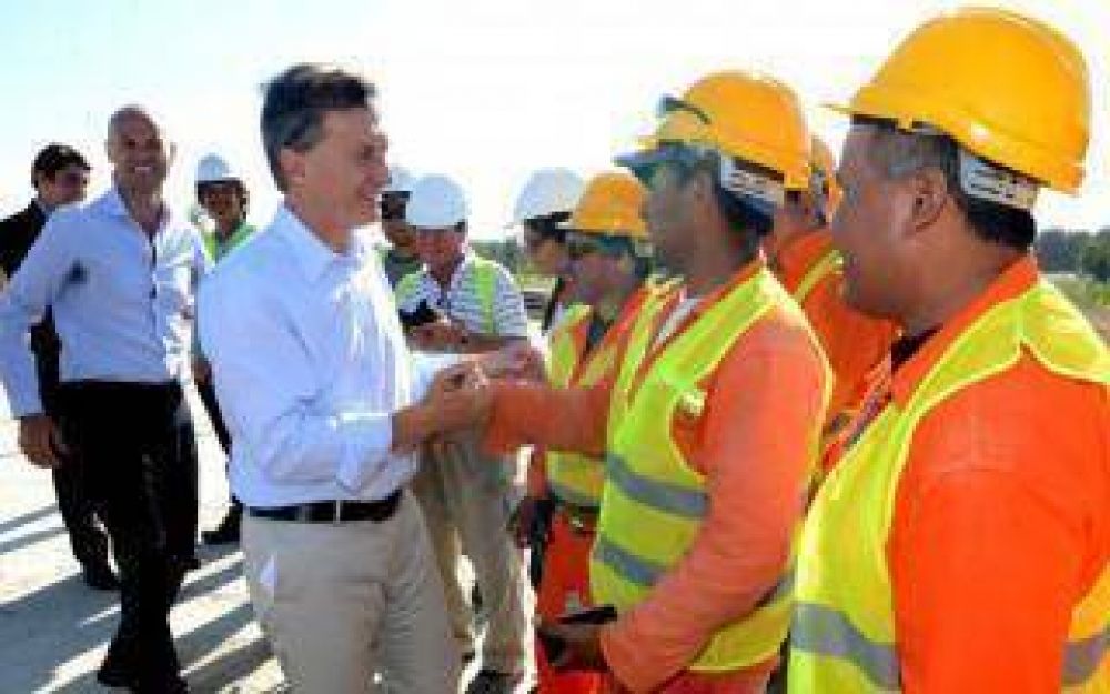 Macri encabeza acto en San Andr�s de Giles con anuncios para la Ruta 7