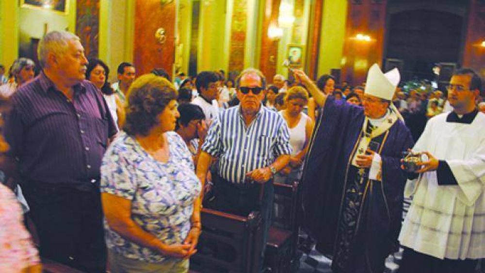 Cargnello habilitó la Puerta Santa en la Arquidiócesis de Salta