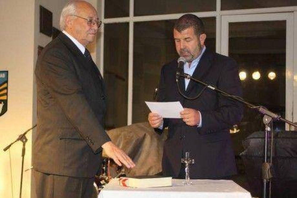 Roberto �lvarez asumi� en Tres Lomas con deseos de �xitos a Macri y Vidal