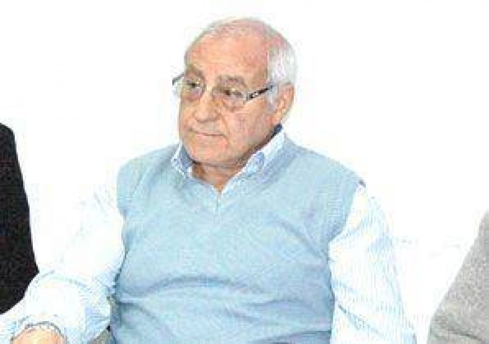 Garbe sigue en su cargo y dispar� contra todos