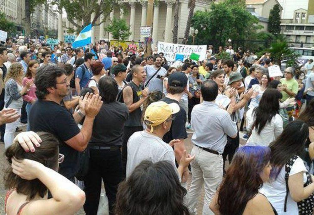 Marcha en Plaza de Mayo para defender la Ley de Medios