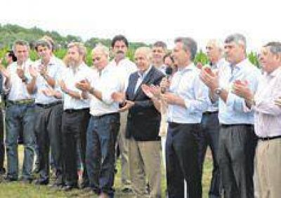En el campo se relamen y prometen vender