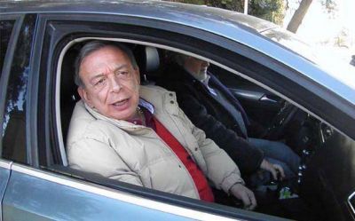 Antes de irse, el zuccarismo pas� a planta permanente a decenas de funcionarios