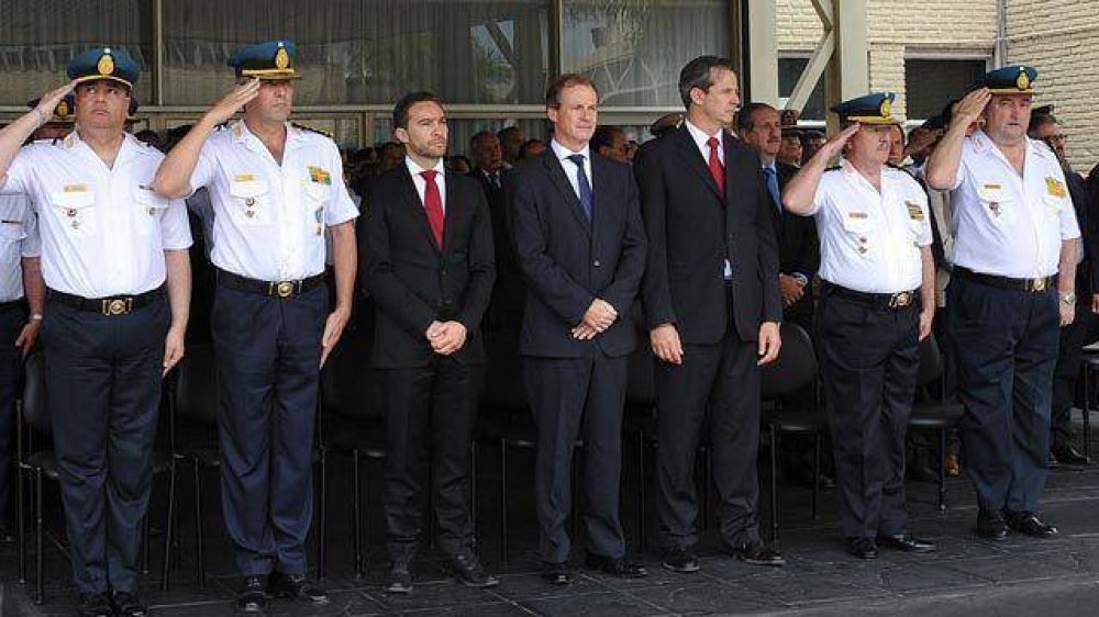 Bordet puso en funciones a los nuevos jefes de la Polic�a