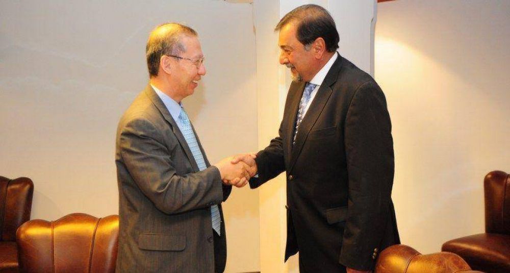 Isa recibi� al embajador del pa�s asi�tico, Kim Byung Kwon
