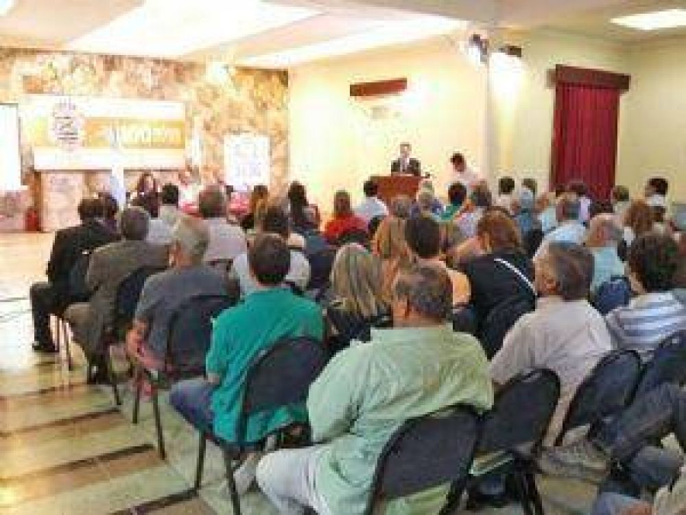 La aprobaci�n del ejido y el agua, los ejes urbanos del 
