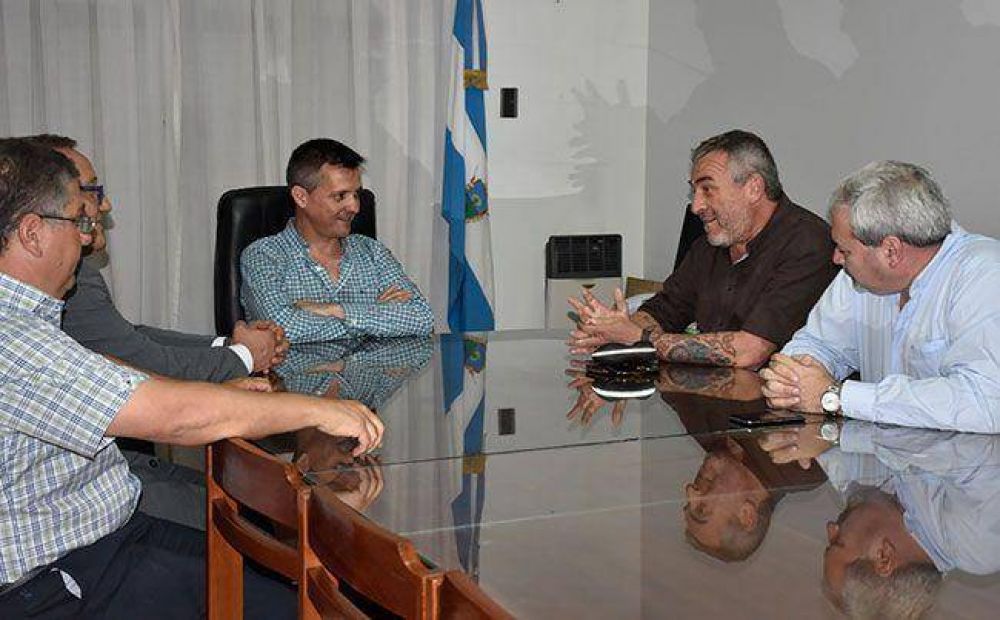 Altolaguirre se reuni� con directivos de la empresa Autobuses Santa Fe