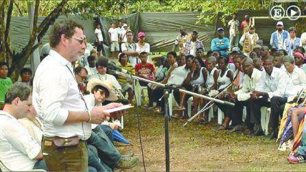 Emotivo pedido de perd�n de las FARC a una aldea