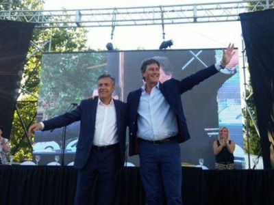 Reasumi� Bermejo en Maip� y no lo acompa�� ning�n intendente peronista, pero s� estuvo rodeado de radicales