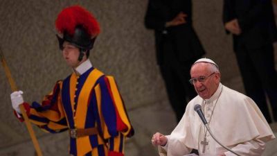 El Papa: el trabajo no es para pocos recomendados; hay demasiados j�venes desempleados 