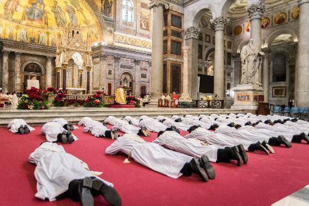 Se ordenan en Roma cuarenta y cuatro sacerdotes Legionarios de Cristo 