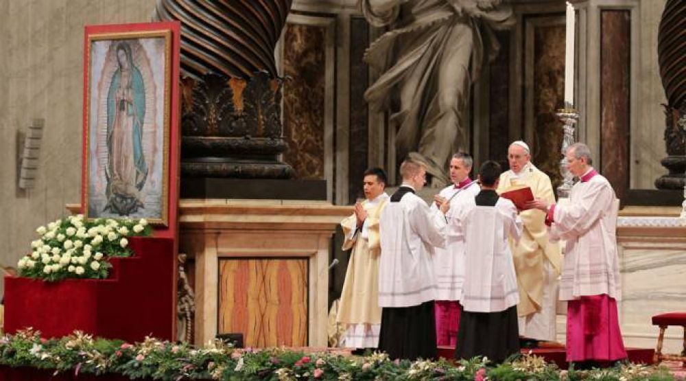 VIDEO: El Papa se emociona al pedir oraciones por sus difuntos padres