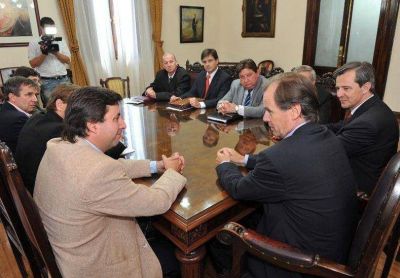 Bordet avanz� en el acercamiento con la oposici�n