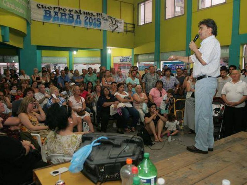 Guti�rrez pidi� por los empleos municipales