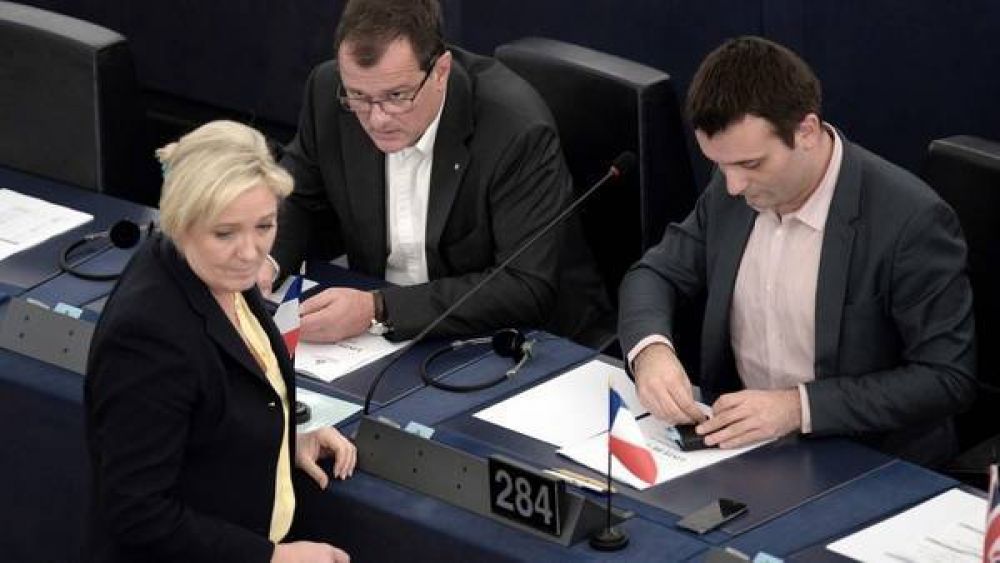 Refuerzan el empleo para combatir a Le Pen en Francia