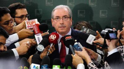 Ponen contra las cuerdas al enemigo n�mero uno de Dilma