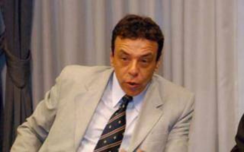 Z�rate: C�ffaro inform� que adelantar� el pago aguinaldo y dar� un bono a los municipales