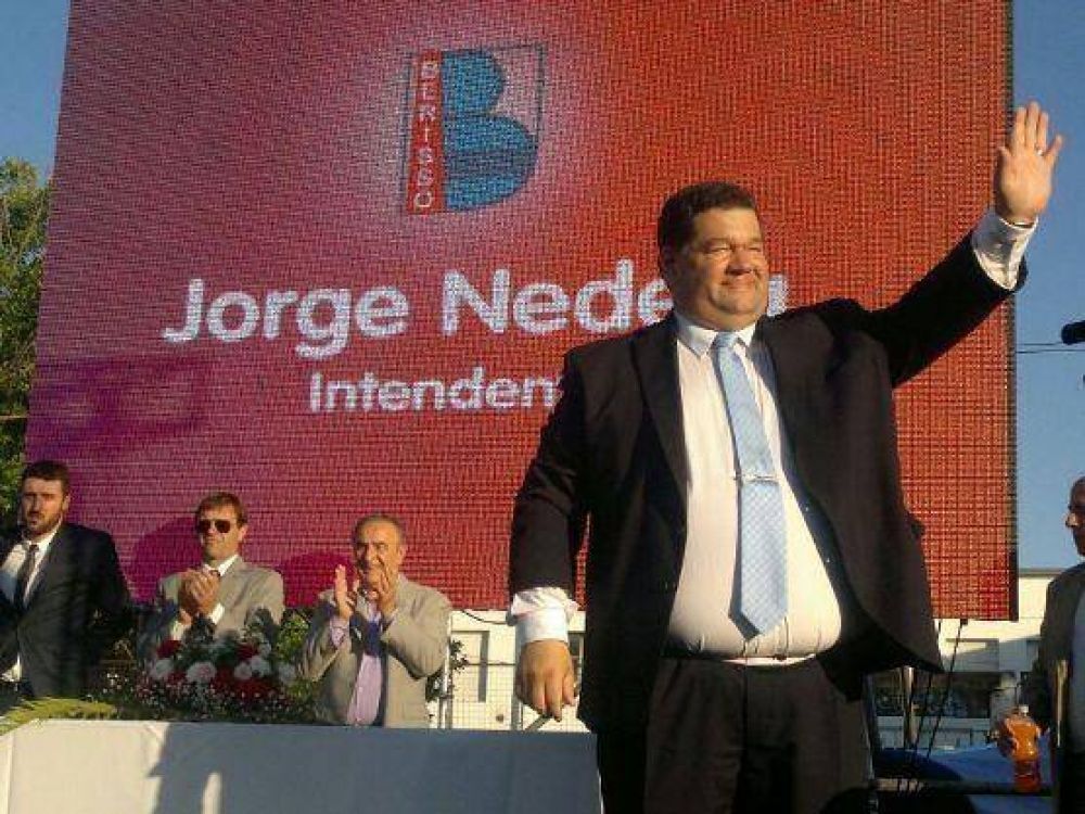 Jorge Nedela prest juramento como nuevo intendente de Berisso