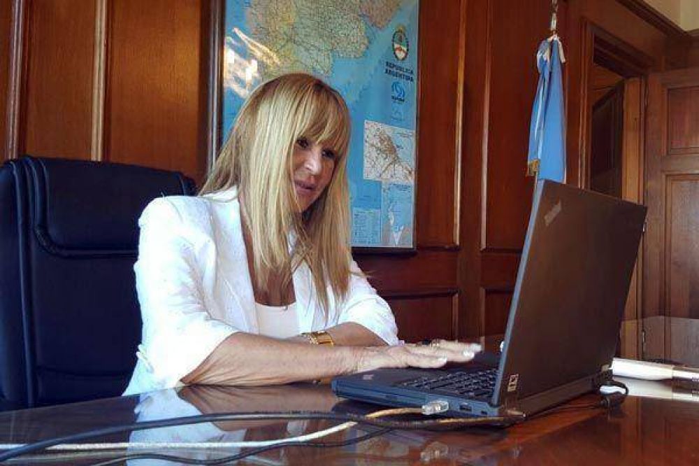 Aida Ayala asumi� en el gabinete de Macri