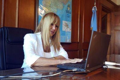 Aida Ayala asumi� en el gabinete de Macri