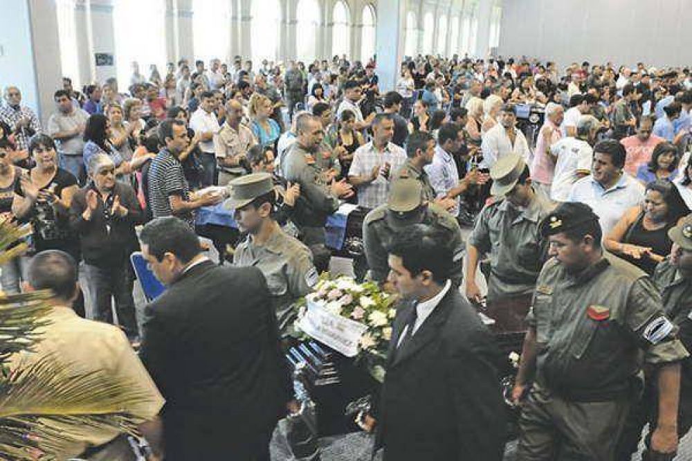 Dolorosa despedida de los 42 gendarmes