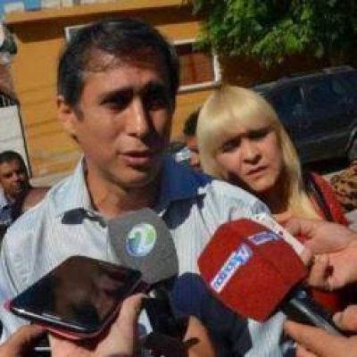 �La ciudad est� desbordada de basura y las cuentas en rojo�