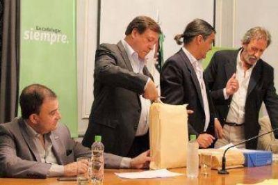 El gobernador Weretilneck licit� 200 viviendas