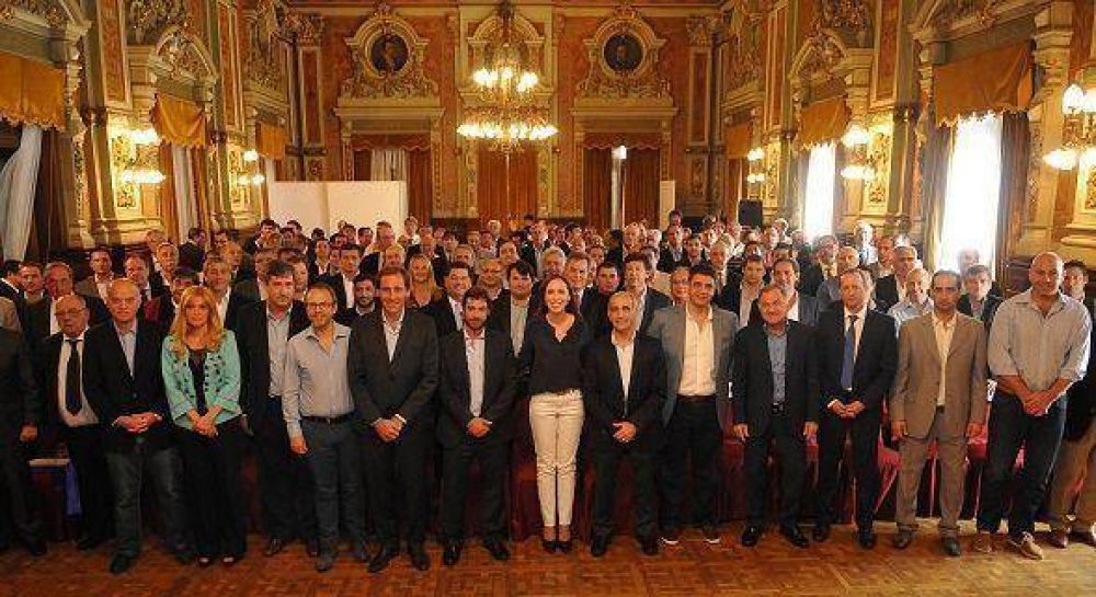 Mar�a Eugenia Vidal se reuni� con m�s de 130 intendentes bonaerenses