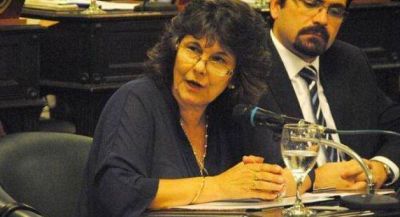 Yaguedd� fij� la posici�n oficial del bloque del PJ