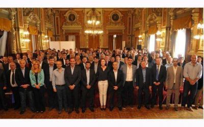 Vidal prometi� ayuda econ�mica para municipios que no puedan pagar los sueldos