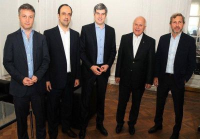 Las obras para el Puerto ser�n moneda de cambio por la deuda de Naci�n