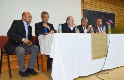Verna prometi� generar 1.000 emprendimientos productivos