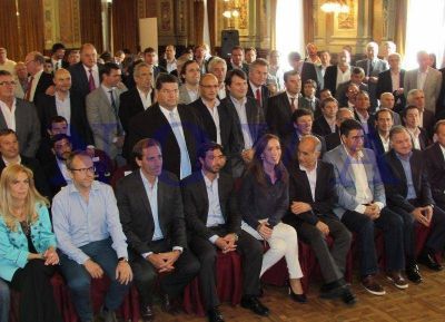 Vidal se reuni� con intendentes y muchos plantearon una situaci�n financiera 