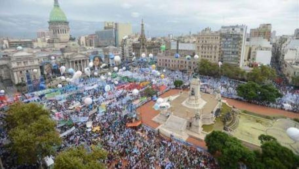 Convocatoria al Congreso contra los DNU de Macri