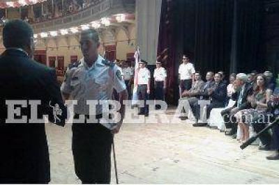 La gobernadora participa del egreso de 123 cadetes
