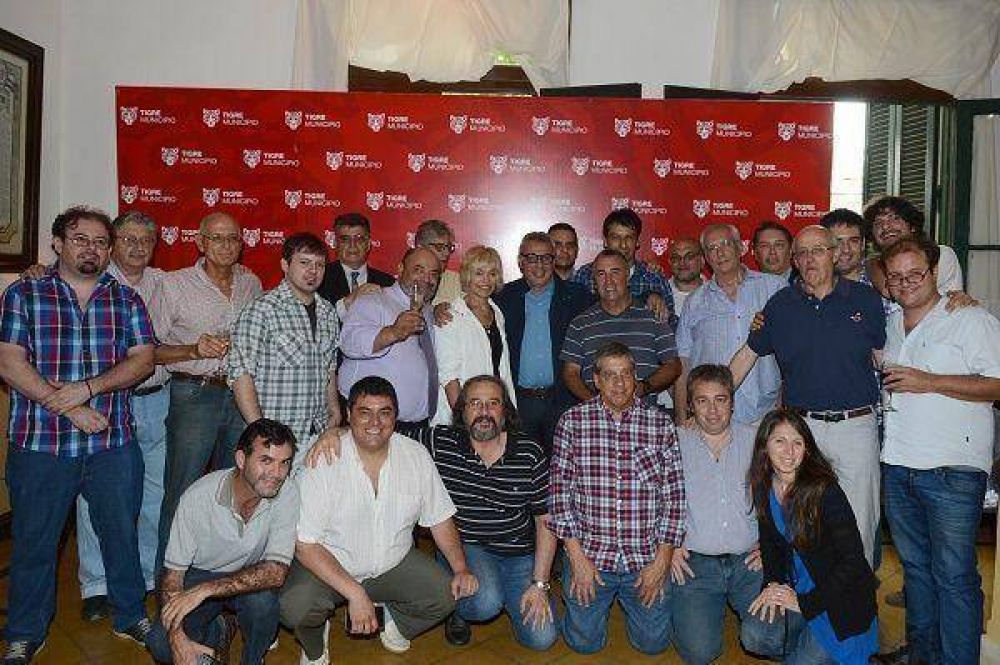 Julio Zamora cerr� el a�o con un brindis con el periodismo local
