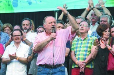 Para los cr�ticos, golpear� el salario y provocar� una ca�da del consumo