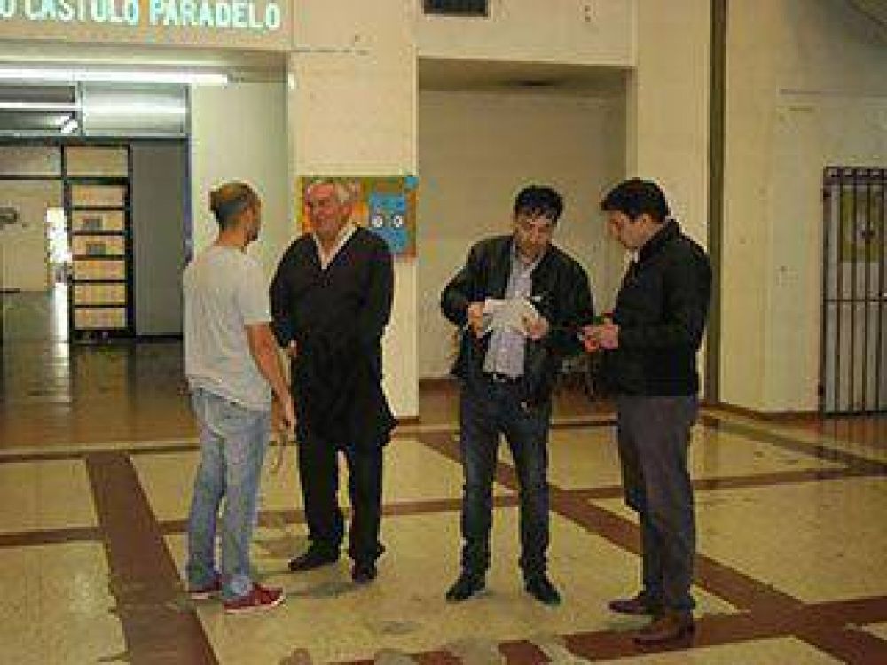 Pablo Grasso recorri� varios colegios