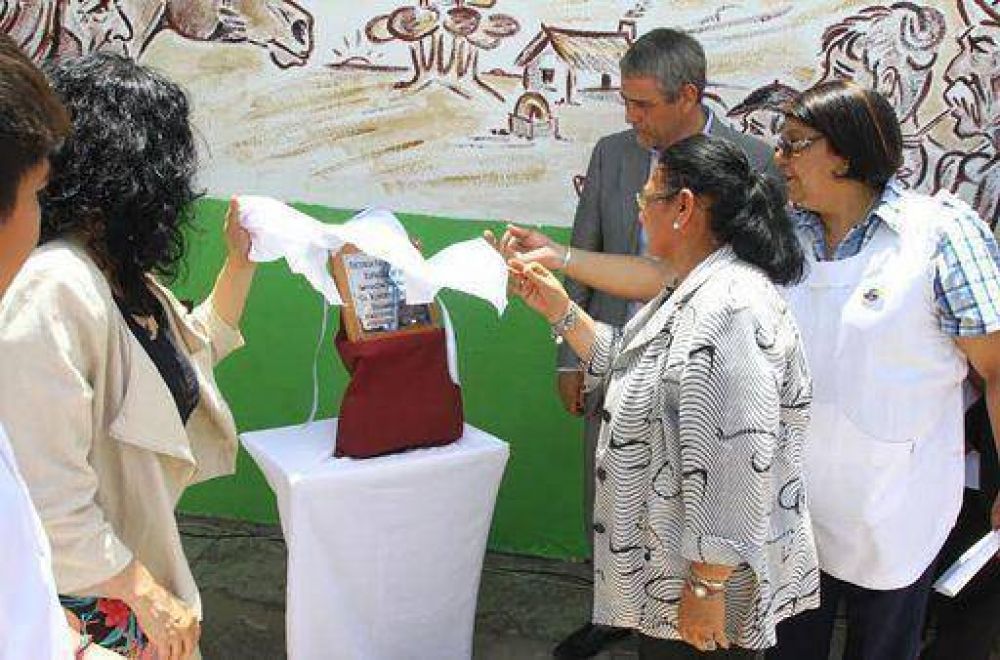 La escuela especial N� 507 fue bautizada con el nombre del artista sin manos Roberto �rdenes