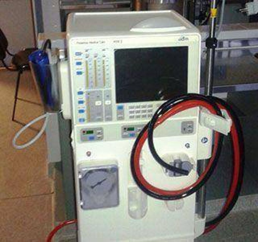 Llegaron equipos para Hemodi�lisis