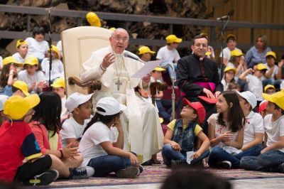 �C�mo viajar para llegar a Dios? Lo explica el Papa a los ni�os