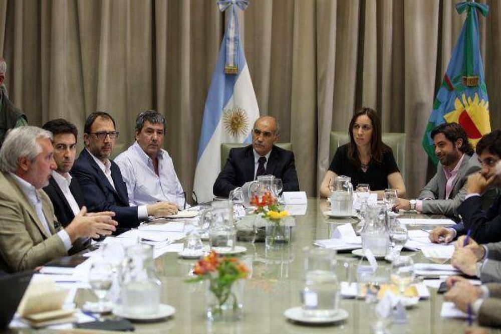 Massa presiona a Vidal por la Ley de Intendentes