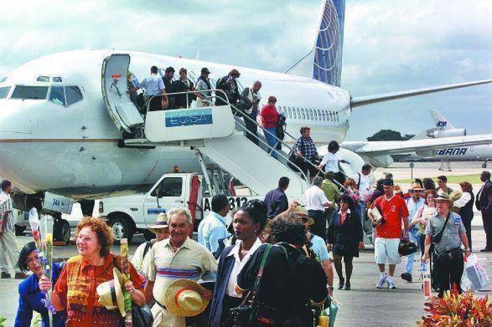 Cuba y Estados Unidos acuerdan reanudar los vuelos comerciales