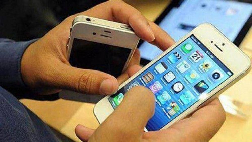 Arroyo cort el servicio de celulares a funcionarios