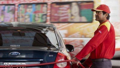 Alertan que el litro de nafta podr�a costar $ 20