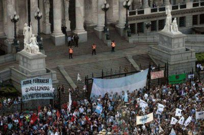 Convocan a una nueva marcha contra las pol�ticas de Macri