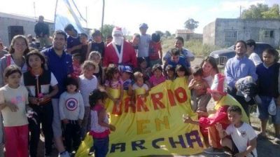 J�venes Pro festejaron Navidad con chicos del Barrio Aut�dromo