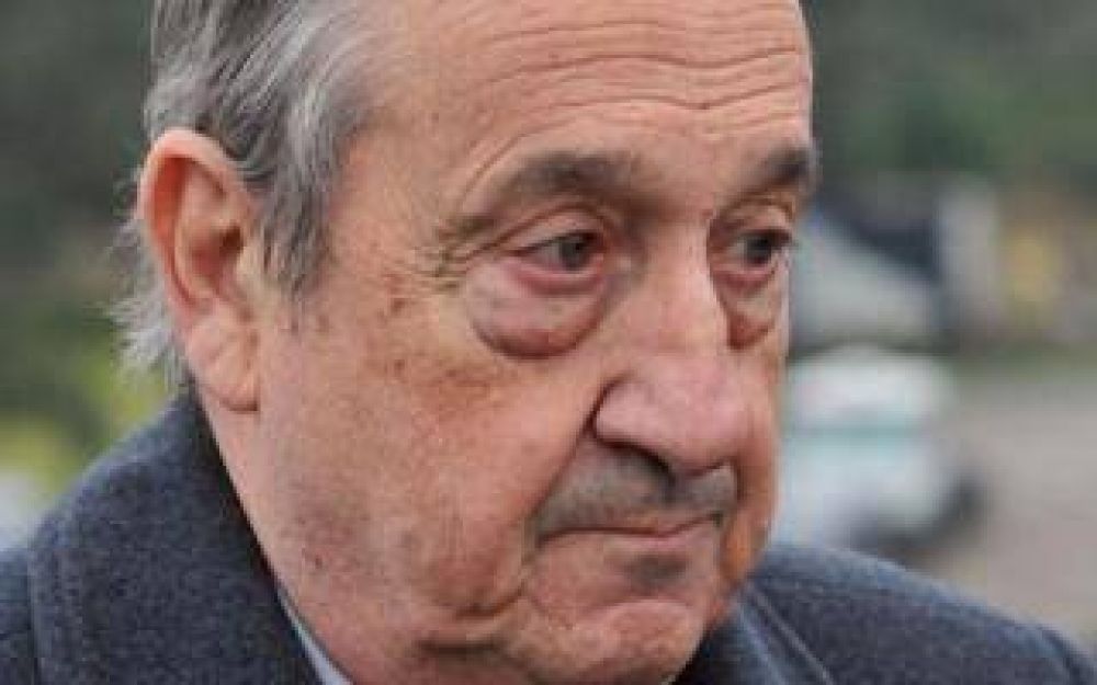 Tandil: El Intendente Lunghi inaugur� el SUM de la Escuela de La Porte�a
